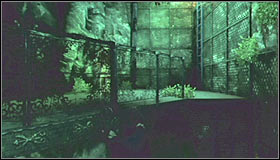 Make a few steps forward and drop down to a lower platform - Walkthrough - Botanical Gardens - part 2 - Walkthrough - Batman: Arkham Asylum - Game Guide and Walkthrough