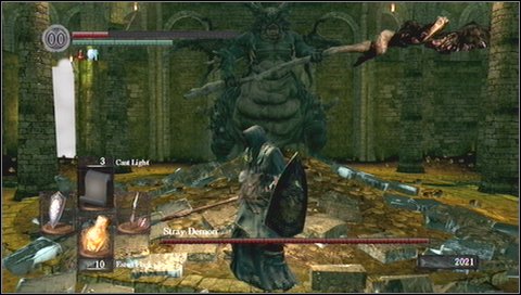 Run behind the boss and hit his tail or abdomen - Stray Demon - How to kill a boss - Dark Souls - Game Guide and Walkthrough