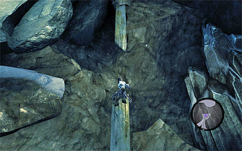 Move right, placing yourself in a spot that will allow you to wall-run and grab onto the vertical pillar - Reach the top of The Dark Fortress (2) - Find a Way to Save War - Darksiders II - Game Guide and Walkthrough