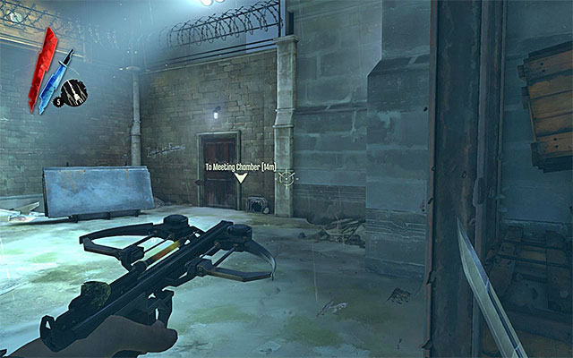 The right part of the yard, behind the High Overseer's building may be reached from here in three ways - by opening the gate with one of the acquired keys (the above screenshot), by getting through the ventilation shaft as a rat, or walk on pipes above and other objects adjacent to walls - Reaching the yard - Mission 2 - High Overseer Campbell - Dishonored - Game Guide and Walkthrough