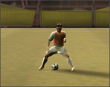 If we press [Z] in the same situation as presented above, footballer will let the ball roll next to his feet - Passes - Movement on the pitch - FIFA 07 - Game Guide and Walkthrough