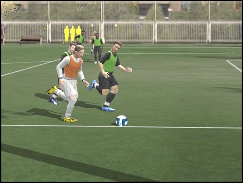 Use all players' skills to keep the ball far from enemy defense - Dribbling - Controls - FIFA 08 - Game Guide and Walkthrough