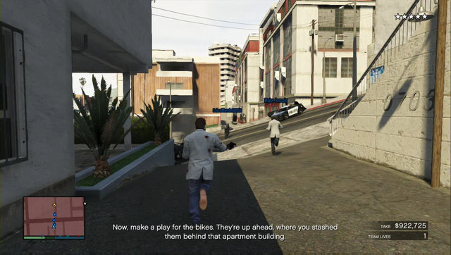 Escape along side alleys and take the motorcycles - Heist 5: Pacific Standard - Heists (DLC) - Grand Theft Auto Online - Game Guide and Walkthrough
