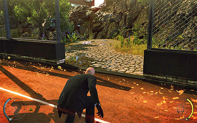 The right path (screen above) should be patrolled by at least one guard at the very beginning - Gardens - 1: Personal Contract - Hitman: Absolution - Game Guide and Walkthrough