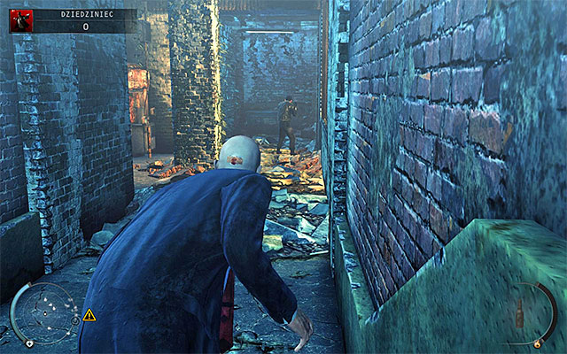On higher difficulty levels you have to expect one more policeman here, patrolling the corridor adjacent to the one with two cops mentioned earlier - Courtyard - 5: Hunter and Hunted - Hitman: Absolution - Game Guide and Walkthrough