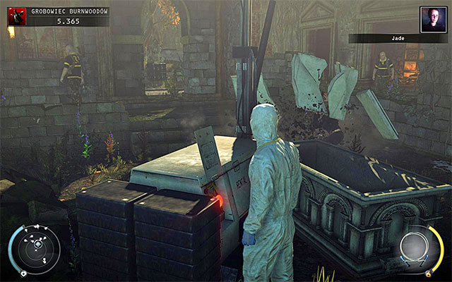 Wait until Jade stops under the crane and press the button shown on the above screen, thus crushing her with a heavy cargo - Burnwood Family Tomb - Eliminating Jade - 20: Absolution - Hitman: Absolution - Game Guide and Walkthrough