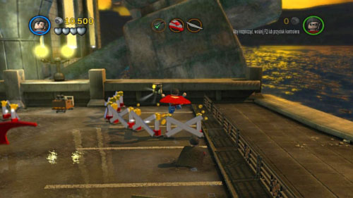 #04 - On the plaza with chopper in top right corner - use laser to destroy big gold object - Harboring a Criminal - Minikits - LEGO Batman 2: DC Super Heroes - Game Guide and Walkthrough