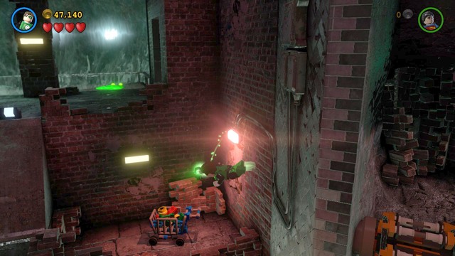 You can find the next five bricks near the part where youve jumped through the gates - Minikits - Pursuers in the Sewers - secrets - LEGO Batman 3: Beyond Gotham - Game Guide and Walkthrough