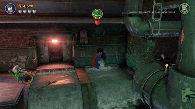 The sixth Minikit is located on a pipe, on the right side of the arena - Minikits - Pursuers in the Sewers - secrets - LEGO Batman 3: Beyond Gotham - Game Guide and Walkthrough