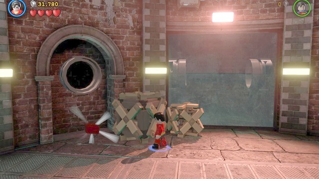 Switch to Plastic Man and stand on the red platform - Adam West / Red Brick - Pursuers in the Sewers - secrets - LEGO Batman 3: Beyond Gotham - Game Guide and Walkthrough