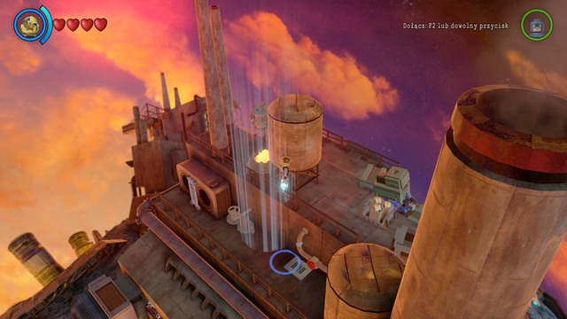 Fly to the roof and land in the place where you can see some objects from bricks - Gold Bricks - Qward - secrets - LEGO Batman 3: Beyond Gotham - Game Guide and Walkthrough