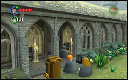 Angelina Johnson: There are ten torches on the courtyard - Bonuses - Hogwarts - Walkthrough - LEGO Harry Potter: Years 1-4 - Game Guide and Walkthrough
