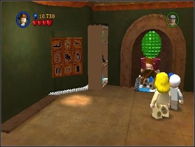 Push the shelf with the green ball and you will reveal hieroglyphs - Chapter 2 - Pankot Secrets - part 2 - The Temple of Doom - LEGO Indiana Jones: The Original Adventures - Game Guide and Walkthrough