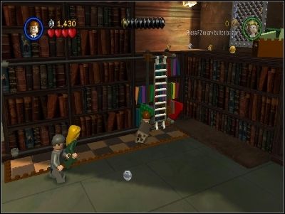 To find second box, go to the right and repair the ladder with LEGO pieces - Chapter 1 - The Hunt for Sir Richard - part 1 - The Last Crusade - LEGO Indiana Jones: The Original Adventures - Game Guide and Walkthrough