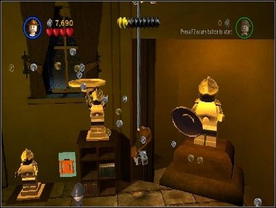 Destroy the lamp and repair the statue using LEGO pieces - Chapter 2 - Castle Rescue - The Last Crusade - LEGO Indiana Jones: The Original Adventures - Game Guide and Walkthrough