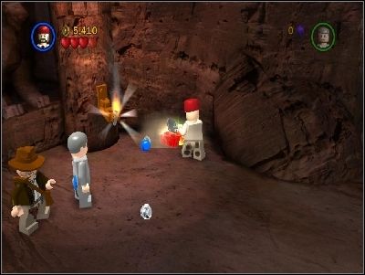 Red LEGO piece is buried - Chapter 6 - Temple of the Grail - part 1 - The Last Crusade - LEGO Indiana Jones: The Original Adventures - Game Guide and Walkthrough