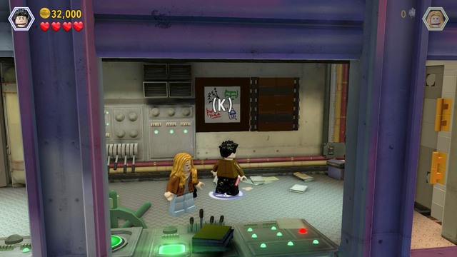 As Malcolm, approach the pictures on the locker and complete a minigame - San Diego - Jurassic Park - The Lost World - walkthrough - LEGO Jurassic World - Game Guide and Walkthrough