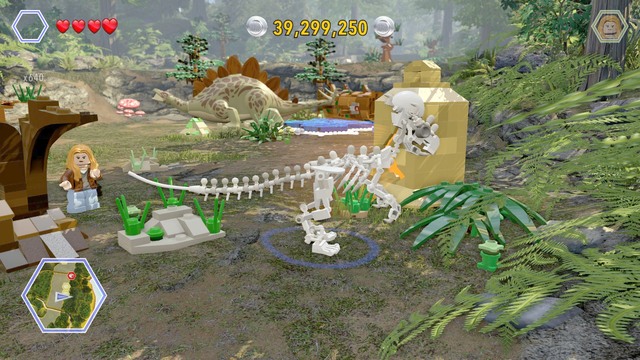 As pachycephalosaurus, destroy the object shown on the picture and defend yourself from the enemies - Stegosaurus Territory - Jurassic Park - The Lost World - secrets in free roam - LEGO Jurassic World - Game Guide and Walkthrough