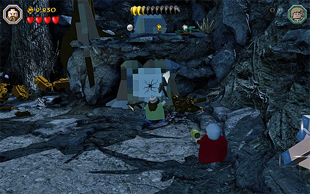 Axe is a good example of an unique equipment item- you need it to smash the cracked plates - 3. Interaction with the environment - LEGO The Hobbit in 10 Easy Steps - LEGO The Hobbit - Game Guide and Walkthrough