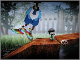 Continuing on you will see another cinematic showing you how to use your Playstation Eye cam - The Gardens - First Steps - The Gardens - LittleBigPlanet - Game Guide and Walkthrough