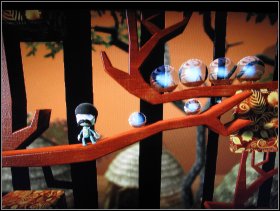 After collecting the bonuses go back and head right until you reach the monkeys jumping above the flames - The Savannah - Swinging Safari - The Savannah - LittleBigPlanet - Game Guide and Walkthrough