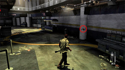 Regardless of your choice, continue your march and check the right wall of the corridor where you find painkillers and a clue shown on the screen [Clue3/4 - Blood Stained Hallway] - Chapter III - p. 2 - Walkthrough - Max Payne 3 - Game Guide and Walkthrough