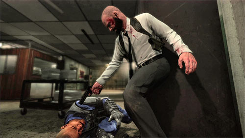 Wait until the first policeman reach you and do in him in a melee fight - Chapter XIII - p. 1 - Walkthrough - Max Payne 3 - Game Guide and Walkthrough