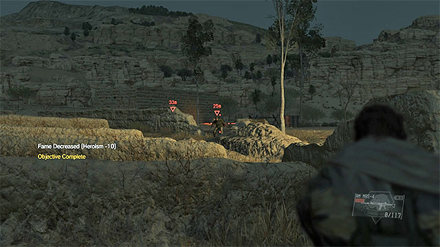 Use covers and lie on the ground to become a harder target - General combat advices - Direct confrontations - Metal Gear Solid V: The Phantom Pain - Game Guide and Walkthrough