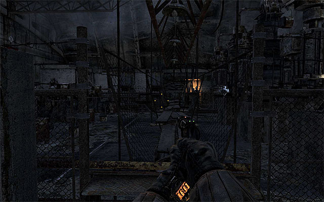 Return for a moment to the previous room and wait until one of guards approaches the fuse box - Find and save Pavel - Chapter 6: Facility - Metro: Last Light - Game Guide and Walkthrough