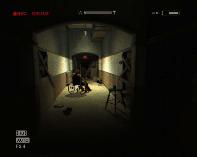 Down this corridor, turn right and enter the room at the end - Administration Block - Walthrough - Outlast - Game Guide and Walkthrough