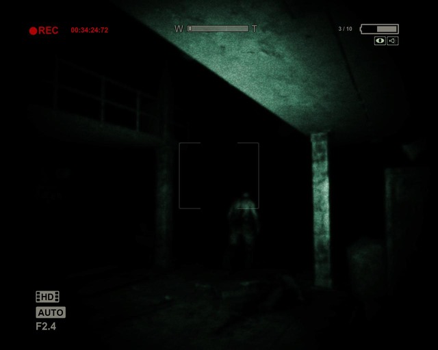 It's dark even with the video camera on - Prison Block - Walthrough - Outlast - Game Guide and Walkthrough