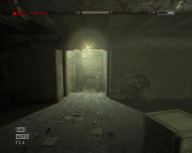 This gentleman will close the door behind you as soon as you're through - Sewer - Walthrough - Outlast - Game Guide and Walkthrough