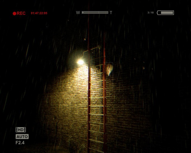 The lit roof ladder, go up - Coutryard - Walthrough - Outlast - Game Guide and Walkthrough