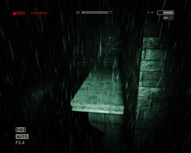 Jump over to the other side - Coutryard - Walthrough - Outlast - Game Guide and Walkthrough