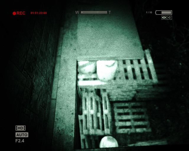 The view on the wooden boxes you just climbed up on - Coutryard - Walthrough - Outlast - Game Guide and Walkthrough