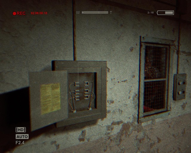 Put the three fuses here to open the grate - Female Ward - Walthrough - Outlast - Game Guide and Walkthrough