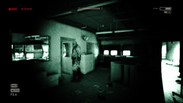 The fat guy from the base game is still patrolling these corridors - Prison - Game Walkthrough - Outlast: Whistleblower - Game Guide and Walkthrough