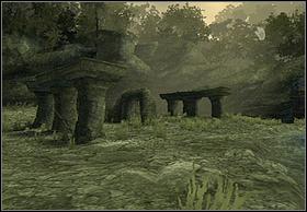 The wide glade is located behind the columns - To Save Ann - Walkthrough - Peter Jacksons King Kong - Game Guide and Walkthrough