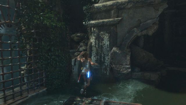 Jump again on the wooden platform and this time let the water wash you off - Syria - Climb to the top of the main chamber of the tomb - Walkthrough - Rise of the Tomb Raider - Game Guide and Walkthrough