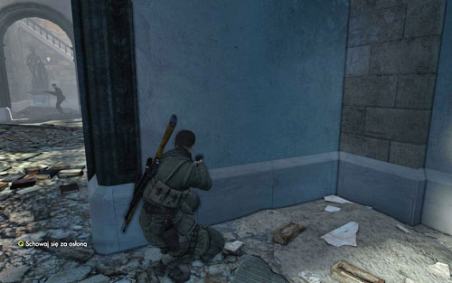 Move on while keeping an eye on the square to be sure that no ones watching you - Mission 3 - Kaiser-Friedrich Museum - p. 2 - Walkthrough - Sniper Elite V2 - Game Guide and Walkthrough