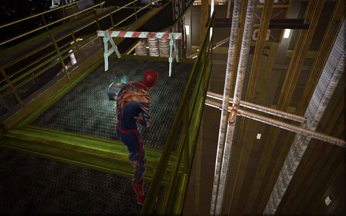 Push the vehicle below to it and take the item - Chapter 10 - Spider-Man No More! - p. 2 - Collectibles inside buildings - The Amazing Spider-Man - Game Guide and Walkthrough