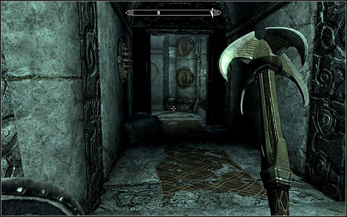 If you want, you can sacrifice some time to jump between the moving machine elements - Obtaining the Elder Scroll - Elder Knowledge - The Elder Scrolls V: Skyrim - Game Guide and Walkthrough
