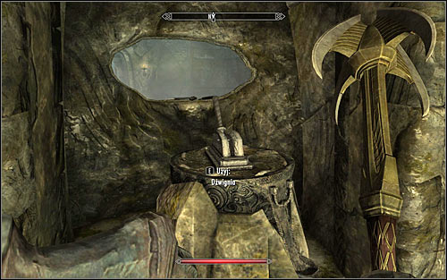 Use the stairs to reach the upper level and enter the southern room in which you will have to eliminate two Draugrs (you can destroy oil lamp here as well, though it's best done from afar) - Reaching the portal - The World-Eater's Eyrie - The Elder Scrolls V: Skyrim - Game Guide and Walkthrough