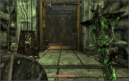 After the battle you should take a look around the area, though keep in mind that trying to open one of the chest here might lead to yet another Spider appearing - The Only Cure - p. 2 - Daedric quests - The Elder Scrolls V: Skyrim - Game Guide and Walkthrough