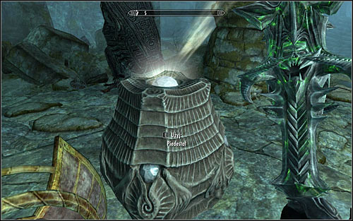 Examine the room and approach the pedestal in the middle (screen above) - The Break of Dawn - p. 1 - Daedric quests - The Elder Scrolls V: Skyrim - Game Guide and Walkthrough