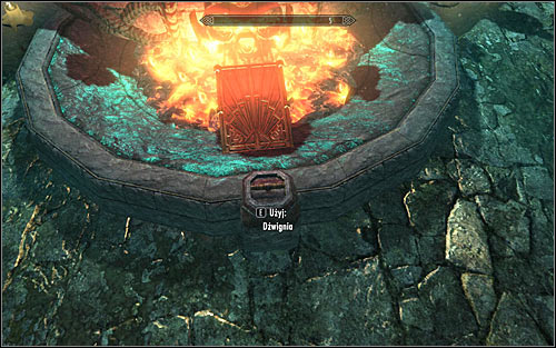 Once you've put all the required items in the offering box (you may also pick them up again if you've made a mistake) you must close the inventory window and pull a nearby lever (seen on the screen above) - Atronach Forge - Crafting - The Elder Scrolls V: Skyrim - Game Guide and Walkthrough