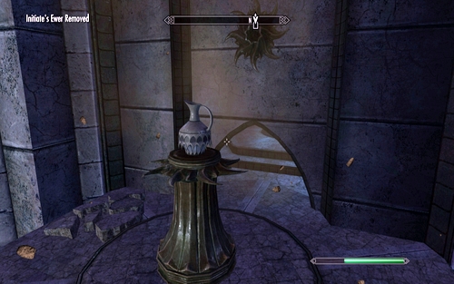 When the area's clear, take the jug and the items lying by the corpse and head to the other side before the gate closes - Touching The Sky - p. 3 - Vampire Lord path - The Elder Scrolls V: Skyrim - Dawnguard - Game Guide and Walkthrough
