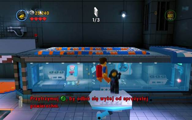 Thanks to the trampoline, you can reach the higher level - Escape from Bricksburg - The story mode - The LEGO Movie Videogame - Game Guide and Walkthrough