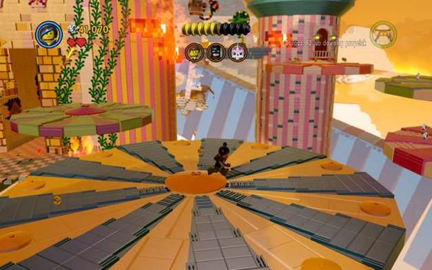 Jump over the turntables - Attack on Cloud Cuckoo Land - The story mode - The LEGO Movie Videogame - Game Guide and Walkthrough