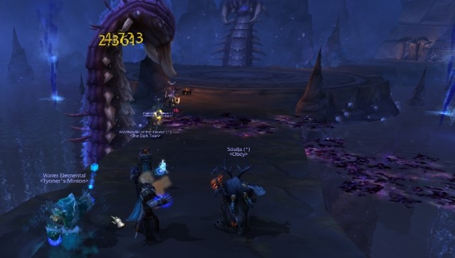 During the battle, you can clearly see where the next attack hits. - Shadowmoon Burial Grounds - Dungeons - World of Warcraft: Warlords of Draenor - Game Guide and Walkthrough